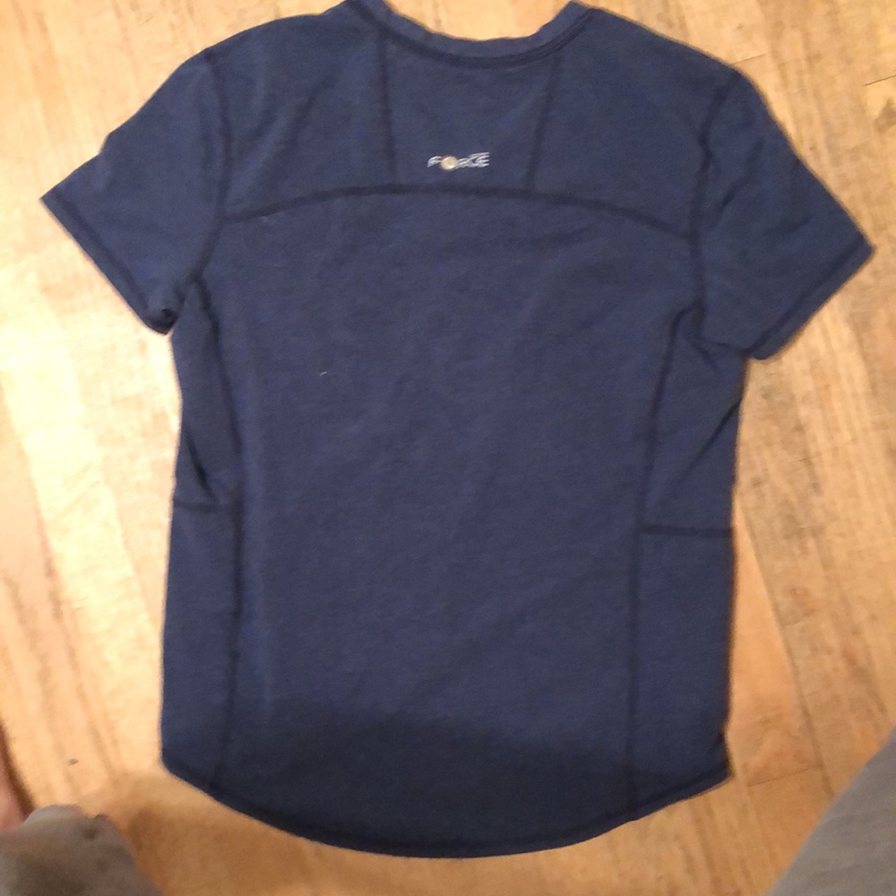 Women’s Carhart force shirt size medium - Picture 4 of 4